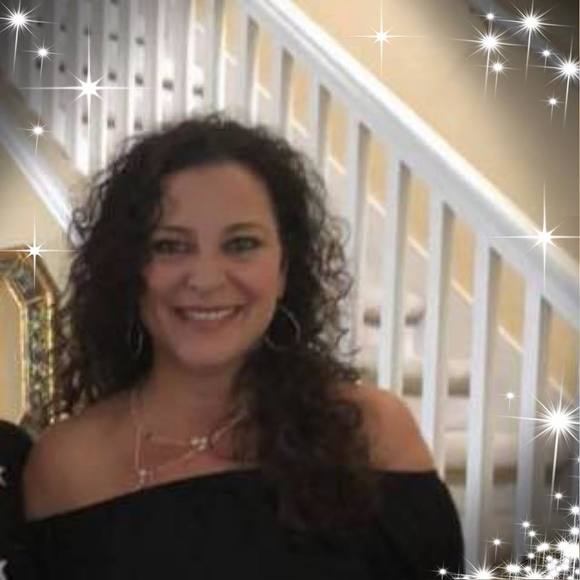 Meet your Posher, Tricia - Picture 1 of 1